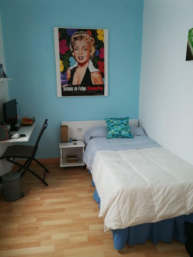 Habitacion Junto Torres Serranos Valencie Pokoj fotografie